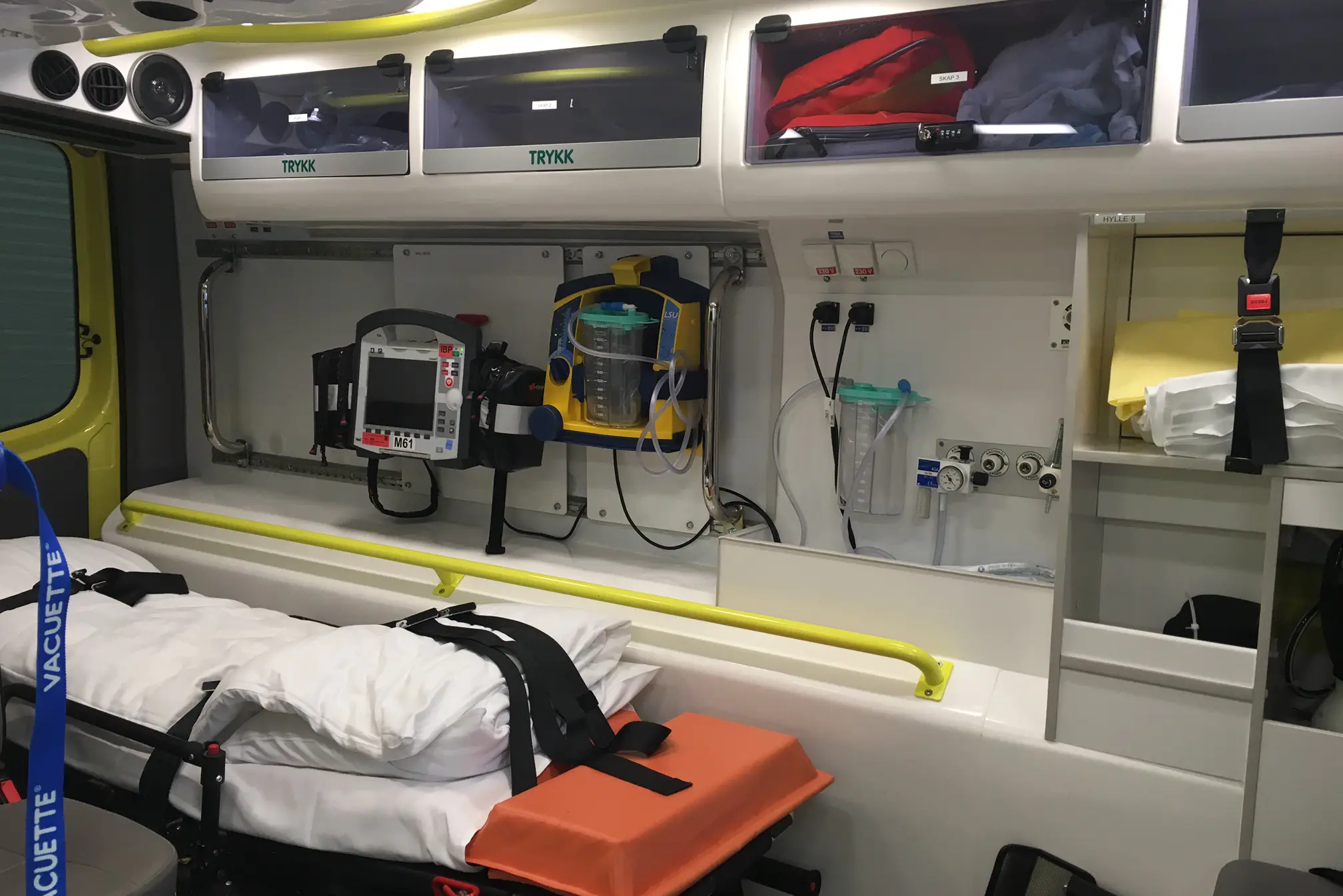 Utstyr bak i bilen.JPG