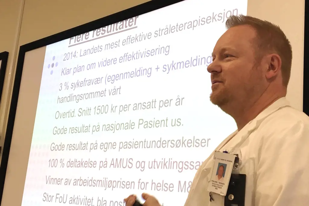 Seksjonsleiar Per-Erik Tødenes ved stråleterapiseksjonen på Ålesund sjukehus.