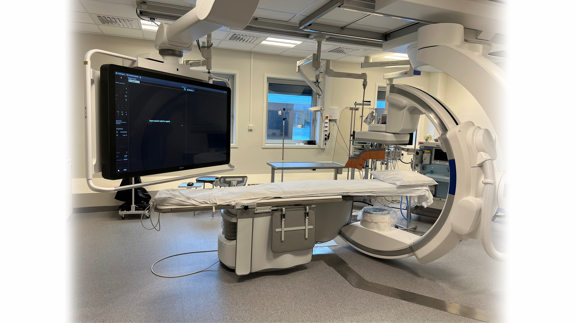 Opna Nyutstyrt Intervensjonslaboratorium På Radiologisk Avdeling ...