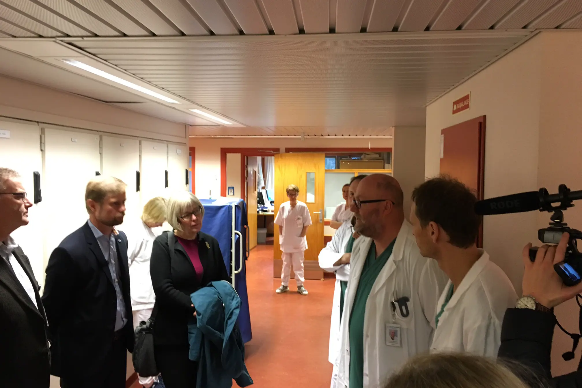 Helse- og omsorsminister Bent Høie besøkte Volda sjukehus i samband med nasjonal helse- og sjukehusplan.